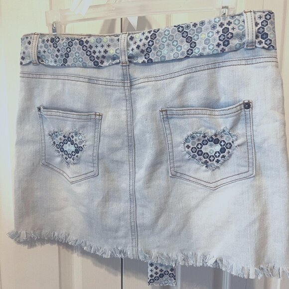 Handmade Upcycled Mini Denim/Jean Distressed Skirt-Belted-Sz. 8-Heart Pockets - Picture 8 of 13